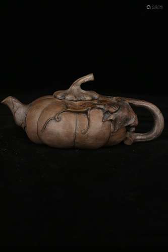 A CARVED SOAPSTONE TEAPOT AND COVER.ANTIQUE