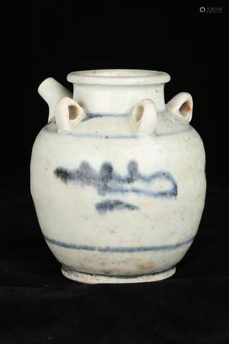 A BLUE AND WHITE EWER.ANTIQUE