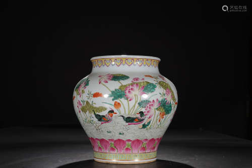 QIANLONG MARK FAMILLE ROSE VESSEL