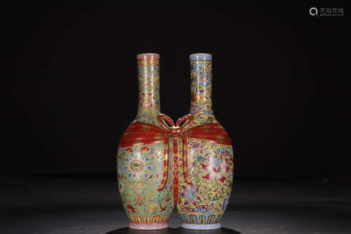 QIANLONG MARK FAMILLE ROSE VASE