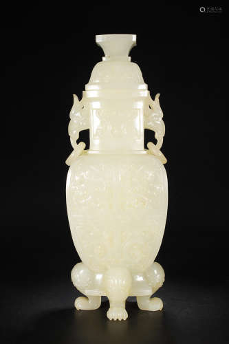 HETIAN JADE TRIPOD VASE