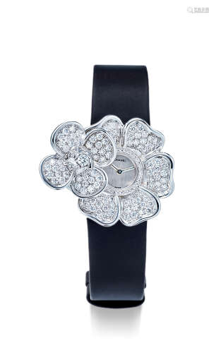 香奈儿 非常优雅，白金镶钻石女装山茶花形腕表，备隐藏表盘，「CAMELLIA」，型号J 1379，年份约2010