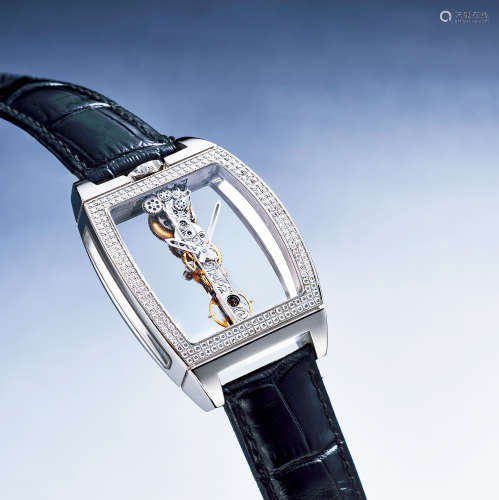 昆仑 精致罕有，白金镶钻石镂空酒桶型机械腕表，「金桥系列」， 年份约2012