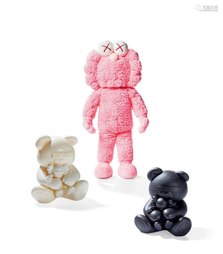 2019年作 KAWS DIOR粉色BFF永远的挚友毛绒公仔 & UNDERCOVER 小熊（黑，白）