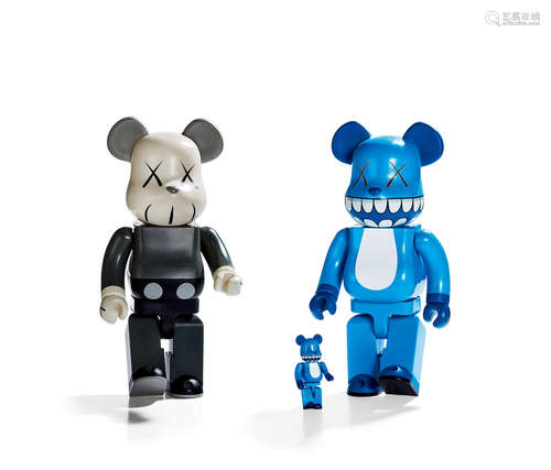 KAWS X BE@RBRICK 100%及400% Chomper（两件一组）& 400% Companion（灰） 彩绘搪胶