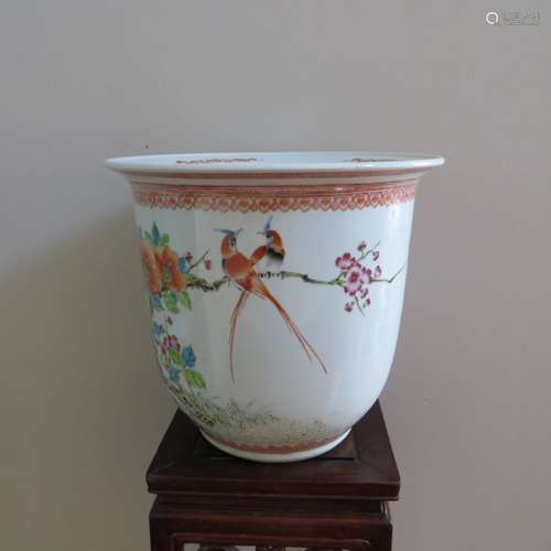 Chinese Famillie Rose Flower Pot