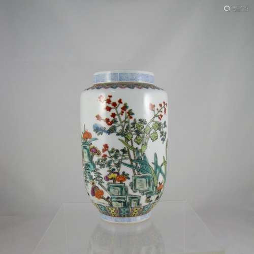 Chinese Qing Dynasty Famille Rose Vase