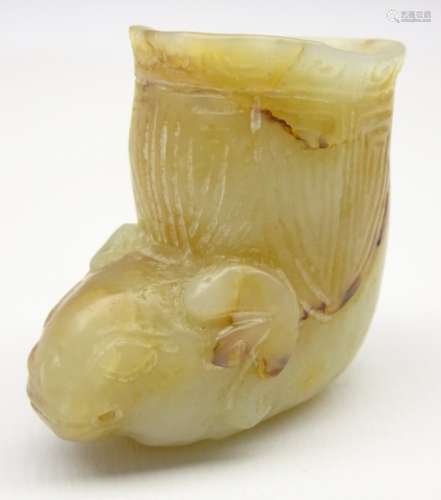 Chinese jade finial carved in the form of an animal's head H4cm,
