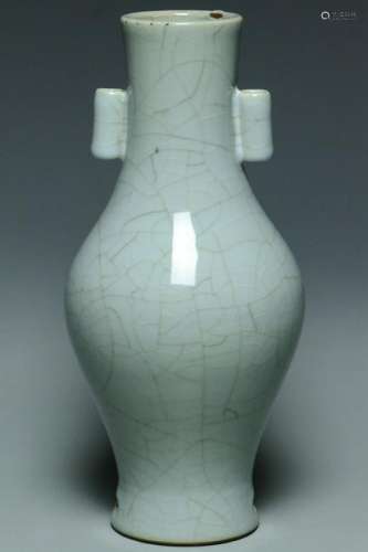 A QING DYNASTY VASE YONGZHENG MARK AND PERIOD