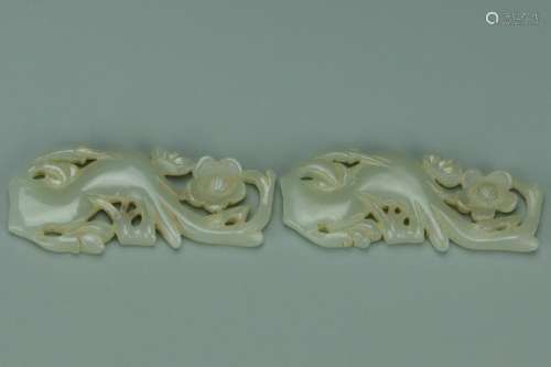 A PAIR OF JADE CARVINGS