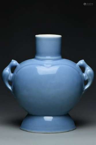 A QING DYNASTY VASE YONGZHENG MARK AND PERIOD