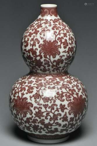 A QING DYNASTY UNDERGLAZED RED VASE