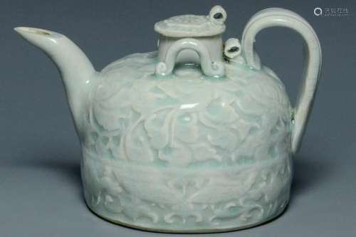 A SOUTHERN SONG DYNASTY QINGBAI EWER AND COVER