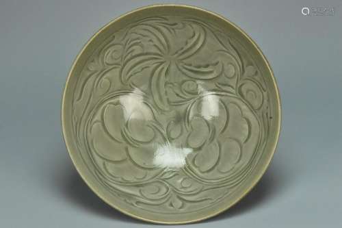 A LARGE SONG DYNASTY CARVED YAOZHOU BOWL