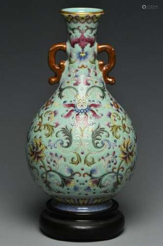 A QING DYNASTY VASE QIANLONG MARK & PERIOD STAND