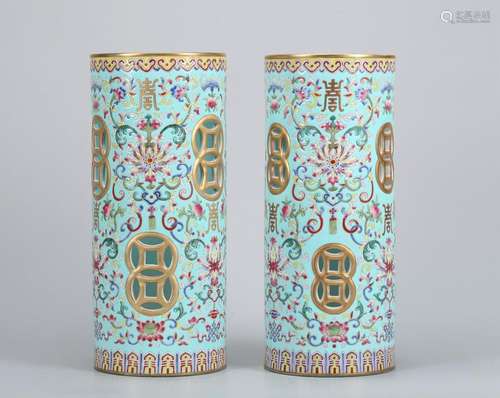 A PAIR OF CHINESE FAMILLE ROSE HAT HOLDERS,