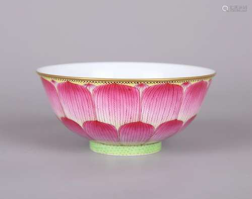 A CHINESE FAMILLE ROSE BOWL, SIX-CHARACTER QIANLONG