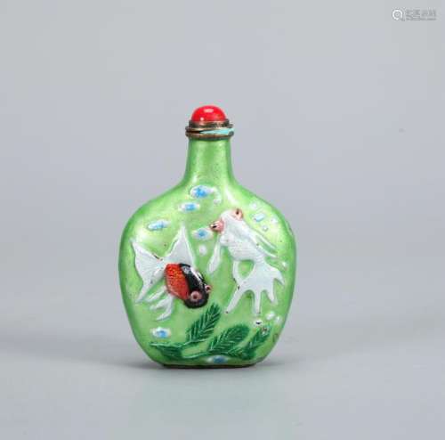 A CHINESE ENAMELED BRONZE SNUFF BOTTLE, QING DYNASTY