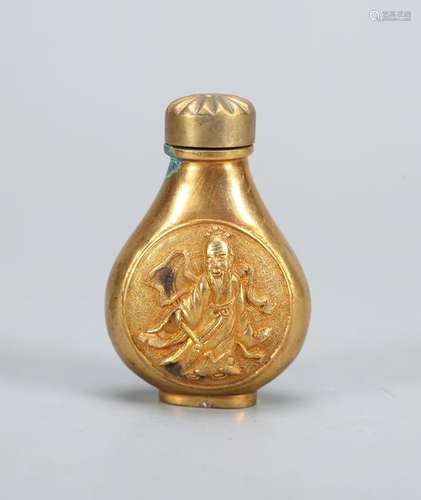 A CHINESE GILT BRONZE SNUFF BOTTLE, QING DYNASTY