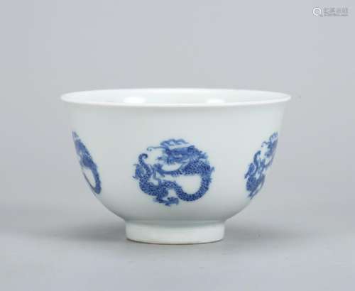 A CHINESE BLUE AND WHITE CUP, SIX-CHARACTER KANGXI MARK