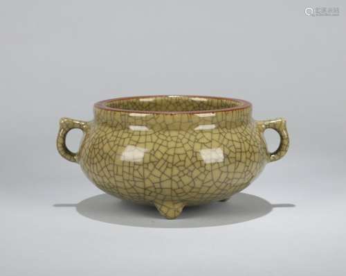 A CHINESE YELLOW GE-TYPE TRIPOD CENSER, QING DYNASTY