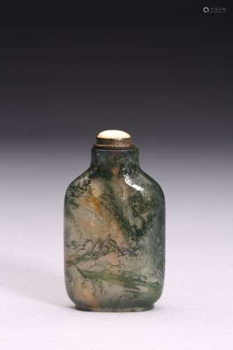 A MOSS AGATE CARVED SNUFF BOTTLE