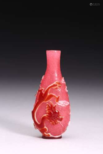 A RED OVERLAY PINK GLASS SNUFF BOTTLE