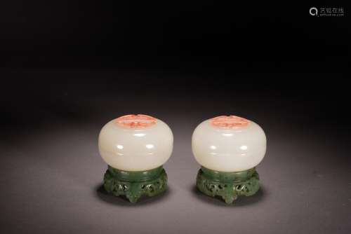 A PAIR OF SMALL WHITE JADE INK PASTE BOXES WITH STAND