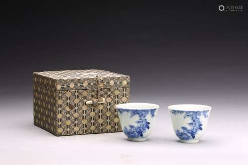 A PAIR OF BLUE AND WHITE 'BIRDS' CUPS
