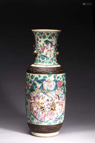 A WUCAI 'WARRING FIGURES' BALUSTER VASE