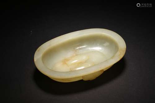A WHITE JADE CARVED 'DOUBLE FISH' WASHER