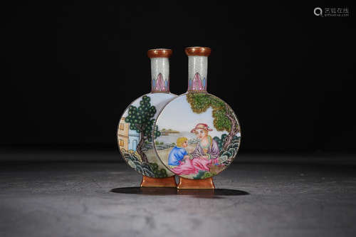 QIANLONG MARK ENAMEL TWIN-VASE