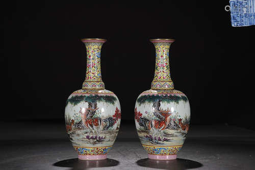 QIANLONG MARK FAMILLE ROSE VASE IN PAIR