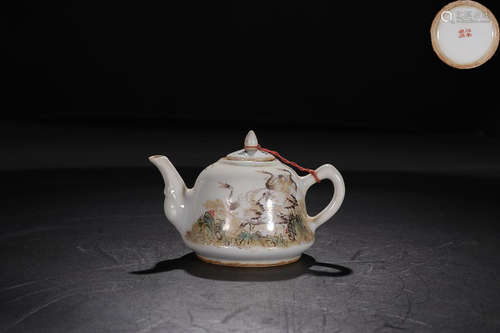 A FAMILLE ROSE TEAPOT