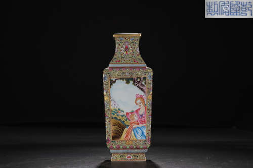 QIANLONG MARK FAMILLE ROSE SQUARE VASE