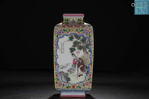 QIANLONG MARK FAMILLE ROSE GOLDEN-EDGE SQUARE VASE