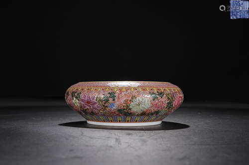 QIANLONG MARK FAMILLE ROSE WITH GOLDEN EDGE WASHER