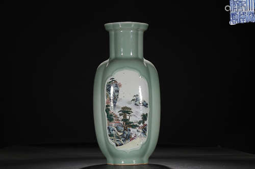 QIANLONG MARK PEA GLAZE VASE