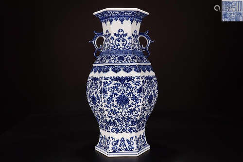 QIANLONG MARK BLUE WHITE SIX-EDGE VASE