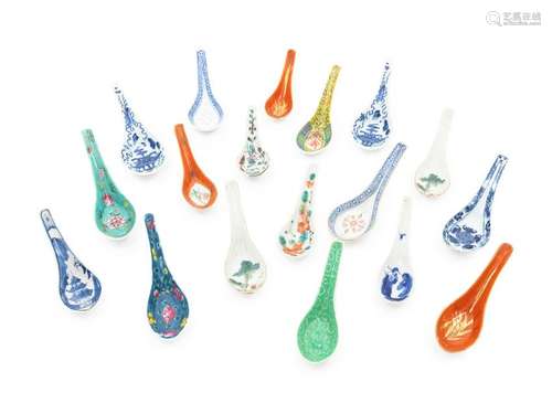 Eighteen Chinese Porcelain Spoons Longest: length 7