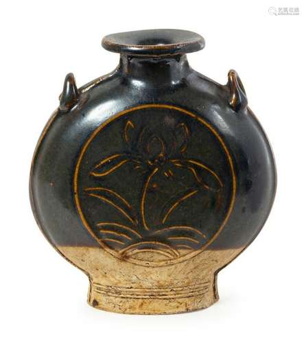 A ChineseÂ JizhouyaoÂ Stoneware Jar Height 4 7/8 in.,