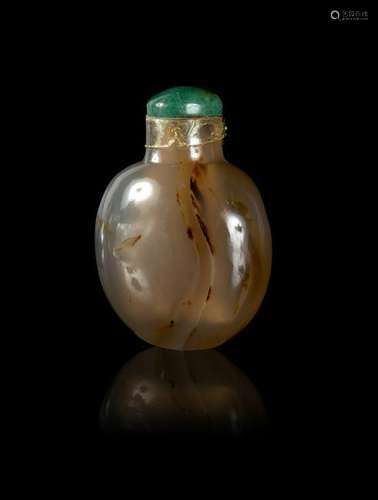 A Chinese Agate Snuff Bottle Height 1 7/8 in., 5 cm.