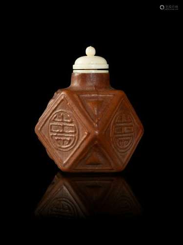 A Chinese Gourd Snuff Bottle Height 2 in., 5 cm.