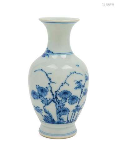 A Chinese Blue and White Porcelain Vase Height 6 3/8