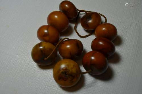 Antique Chinese Butter Amber Beads Necklace.