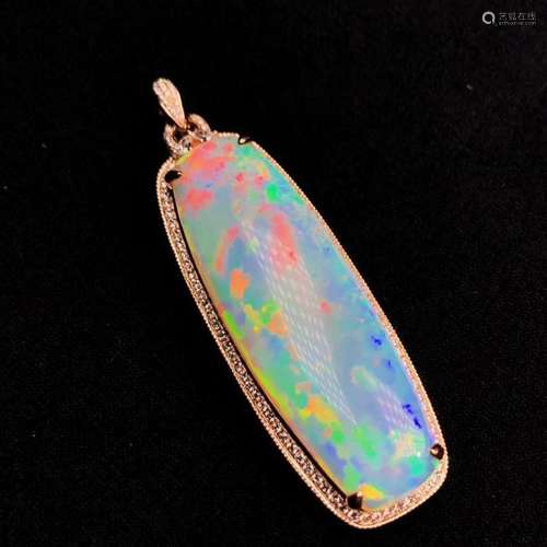 18K Gold Opal Pendant