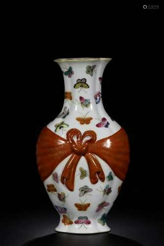 Chinse Famille Rose Porcelain Vase,Mark