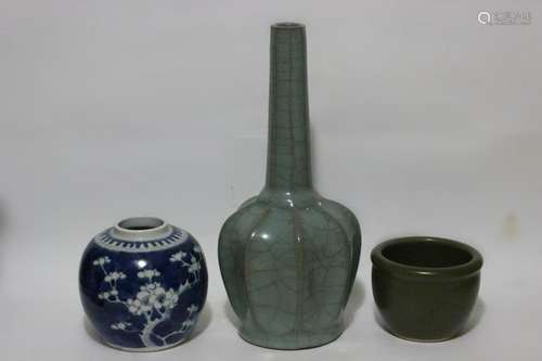 Three Chinese Porcelain Jar and Vase