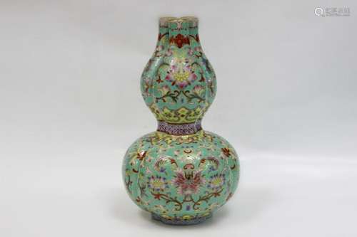 Chinese Famille Rose Gourd Porcelain Vase