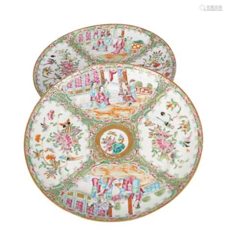 PAIR OF 19TH-CENTURY CHINESE FAMILLE ROSE PLATES